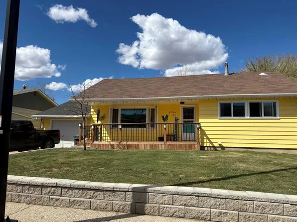 8706 E 95th St, Peace River, AB T8S 1G5