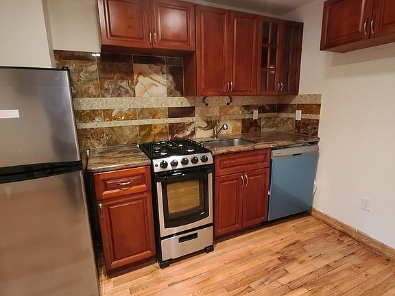 2nd image of 126 E 7th St #33BE