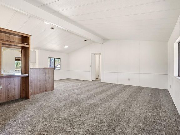 4th image of 7670 Adams Drive Way