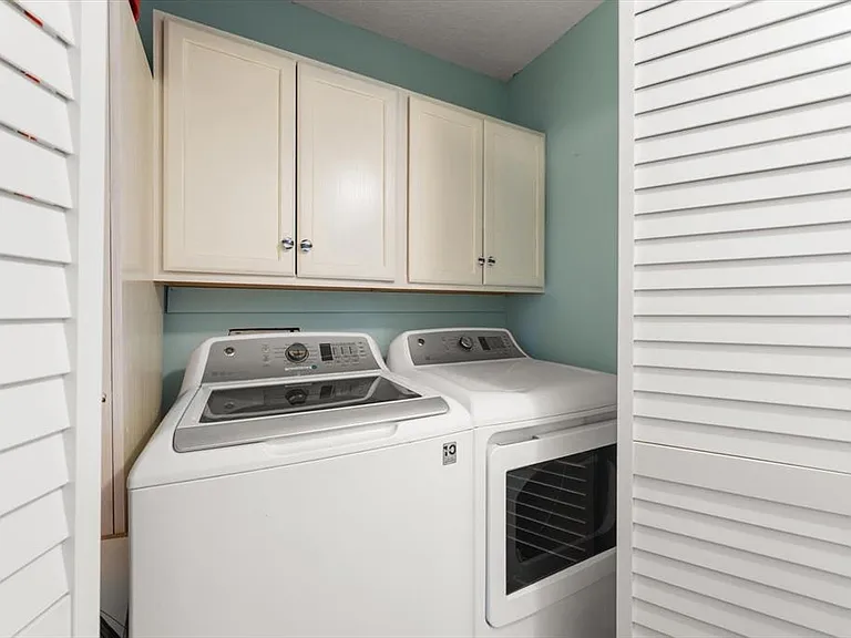 3128 W Varn Ave — Photo 19