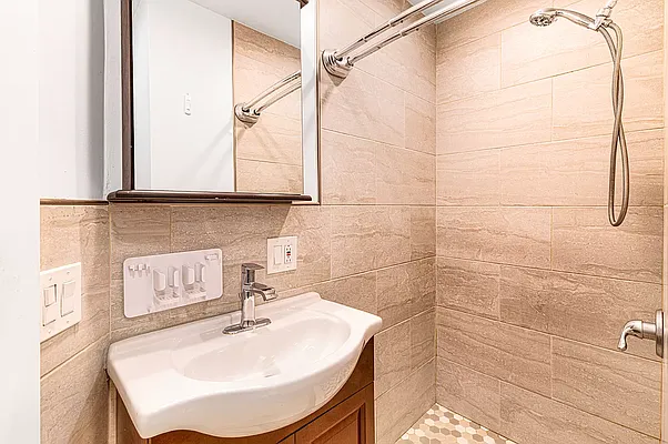 Rented by REAL New York | media 6