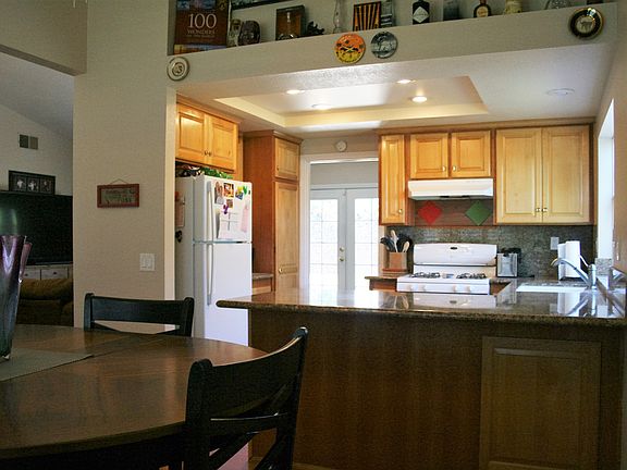 4th image of 1902 Nutwood Cir