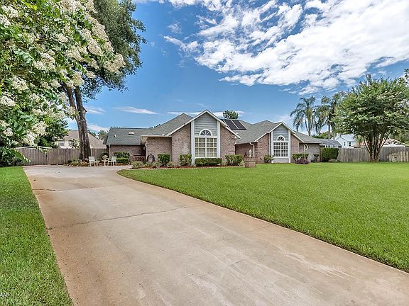 3rd image of 400 Windwood Pl