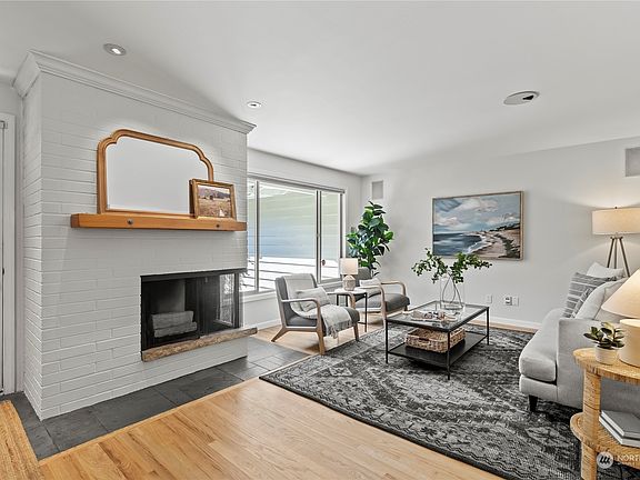 4th image of 1048 163rd Avenue SE