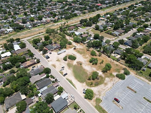 4th image of E Thelma St