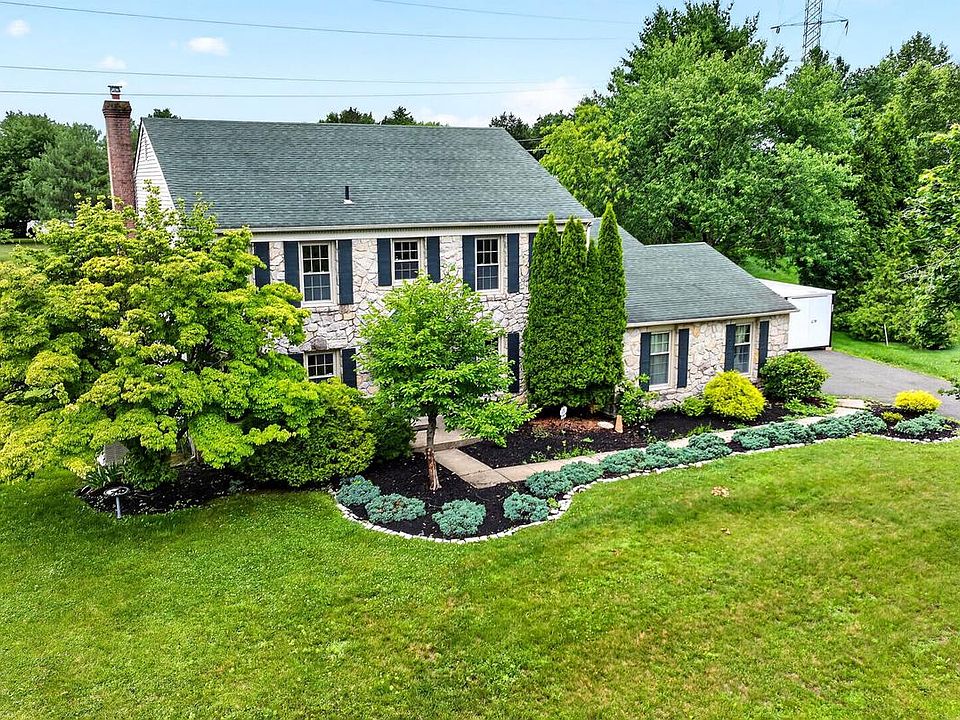 1st image of 21 Winthrop Rd