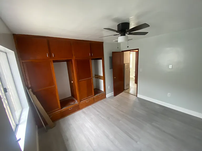 5274 1/2 Via San Delarro St — Photo 10