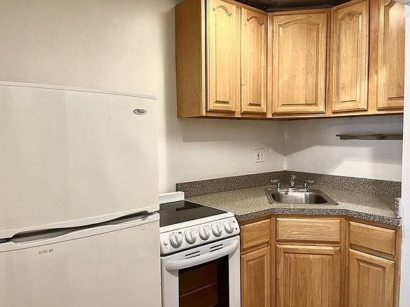 3rd image of 166 E 82nd St APT 3D