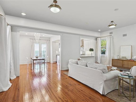 4th image of 3709 Annunciation St