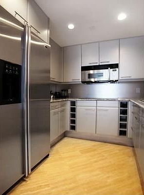 3rd image of 101 Ocean Dr #517