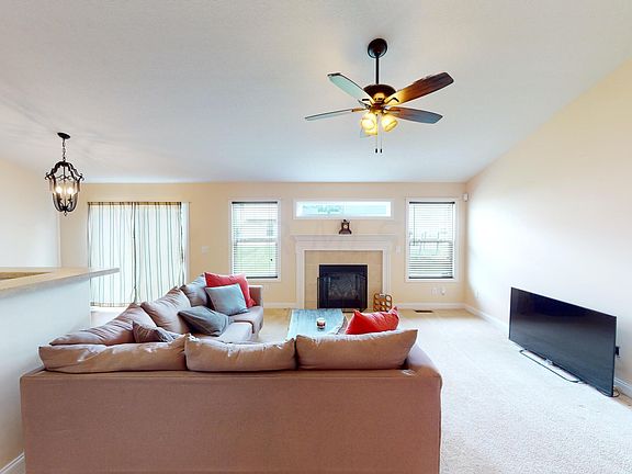 4th image of 204 Spinosa St