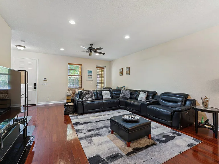 150 Lismore Ln — Photo 17