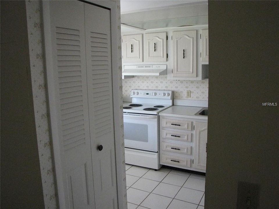 2nd image of 333 Lake Howard Dr NW APT 211D