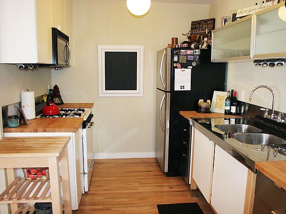 5th image of 1531 Stanford St APT C