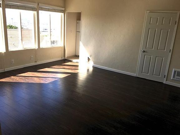 2nd image of 1406 Sassafras St #1/2