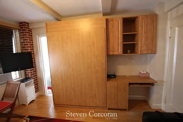Sold by Steven Corcoran Real Estate | media 1