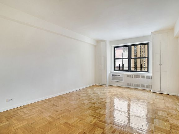 4th image of 399 E 72nd St APT 18E