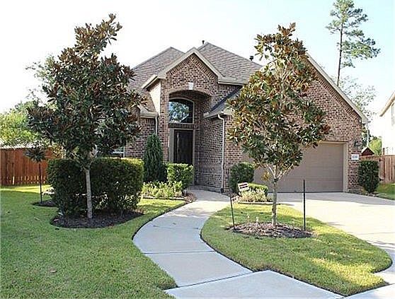 A beautiful home on a cul-de-sac lot, well maintained and move in ready.