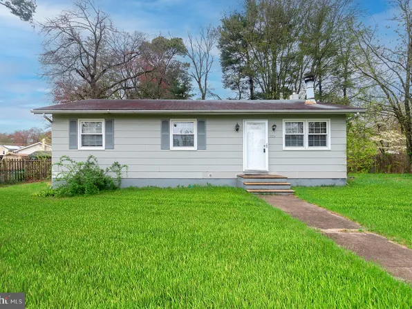 724 Washington Ave, Clayton, NJ 08312