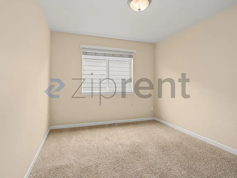 7625 Kodiak Ave NE — Photo 18
