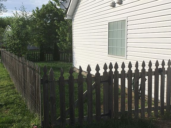 5th image of 3206 Dark Woods Dr