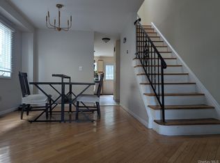 34 Nesaquake Ave #A, Pt Washington, NY 11050