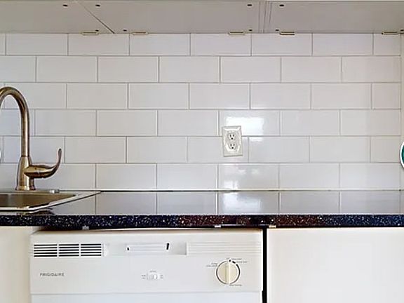 5th image of 645 Rich St #10