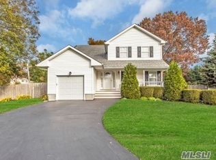 11 Ardito Ct, Ronkonkoma, NY 11779
