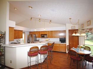 1599 Tillinghast Dr, Columbus, OH 43228