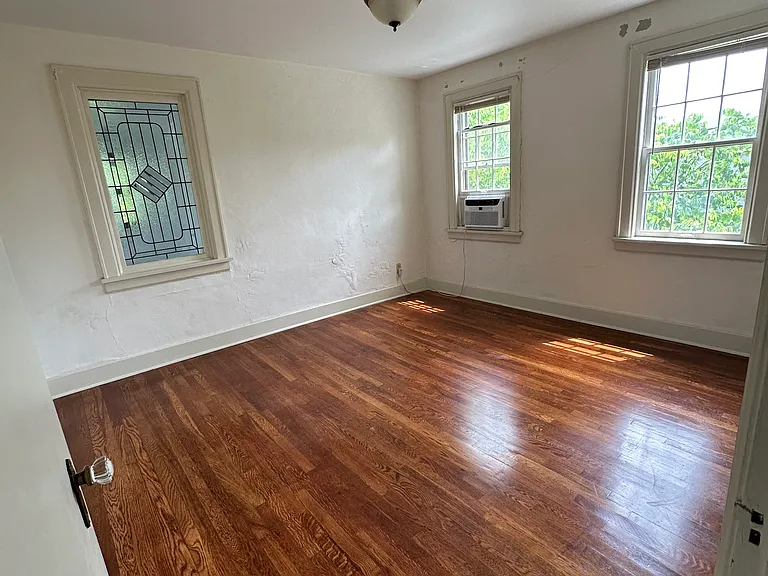 Back bedroom