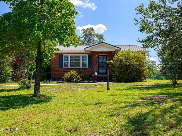 1107 Oak Avenue, Hamlet, NC 28345
