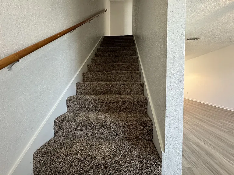 1306 Monroe Lp — Photo 8