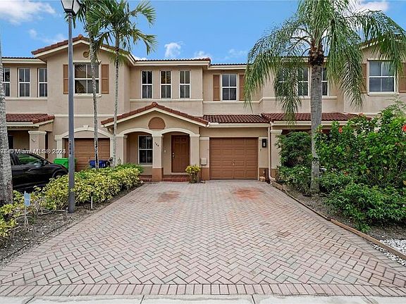 2nd image of 104 Riverwalk Cir
