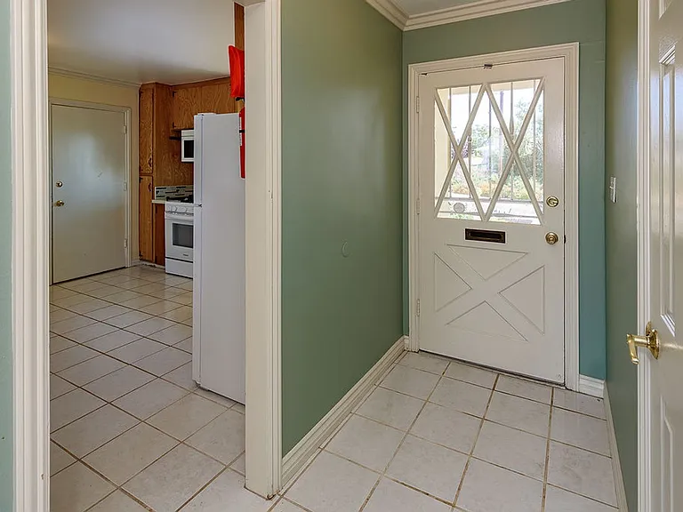 5501 Lodi St — Photo 8