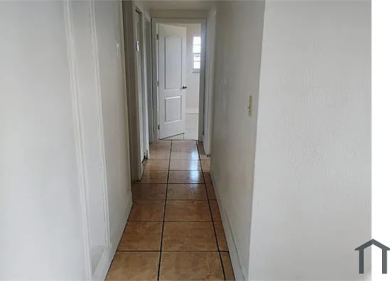 3 bed, 1159 sqft, $2,700 — Photo 2