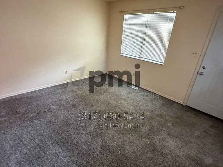228 S Green St #B — Photo 19
