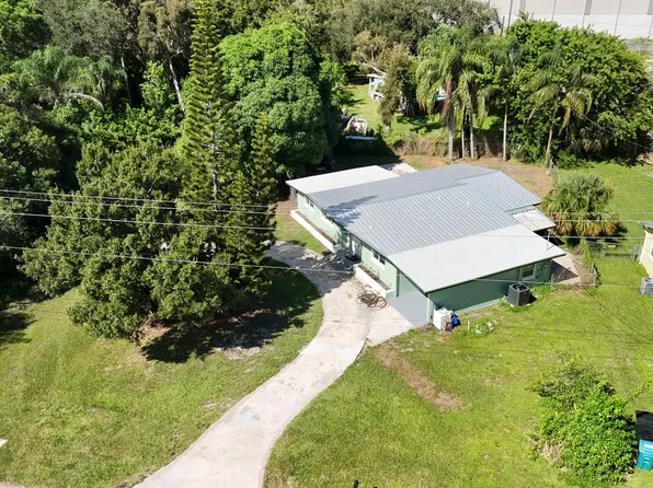 3827 St Marks Drive, Fort Pierce, FL 34982