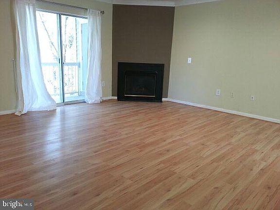 4th image of 12820 Fair Briar Ln