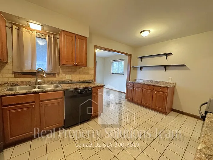 5880 Saranac Dr — Photo 11