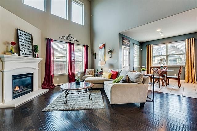 1st image of 218 Nivens Dr
