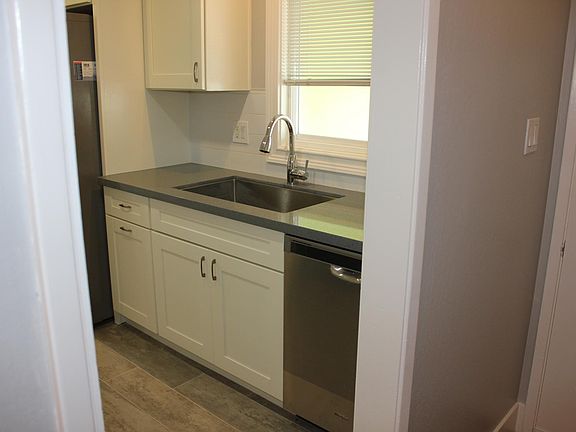 4th image of 367 Montclair Dr
