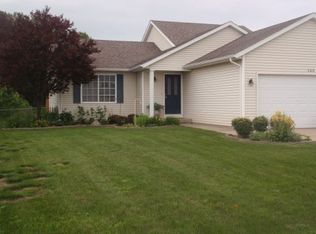 540 Sunset Hills Dr, Middleville, MI
