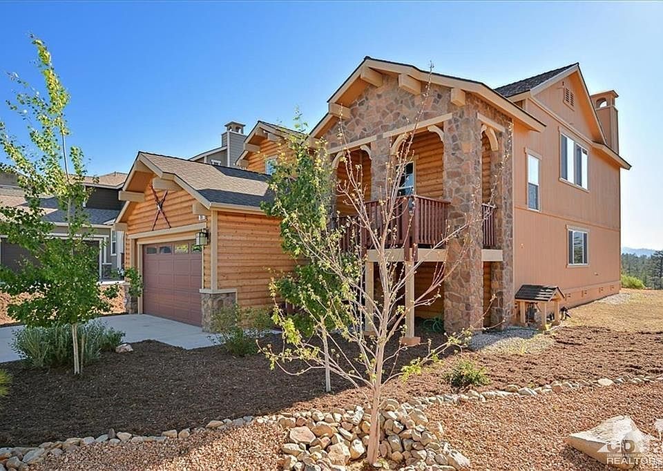 1st image of 205 Crimson Cir