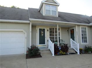 6405 Strawberry Fields Cir NE, Canton, OH 44721