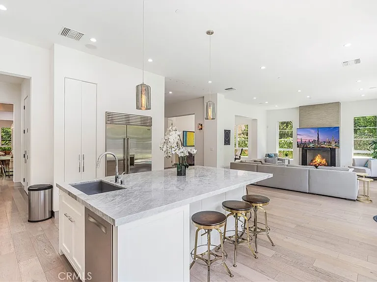 4435 Camellia — Photo 17