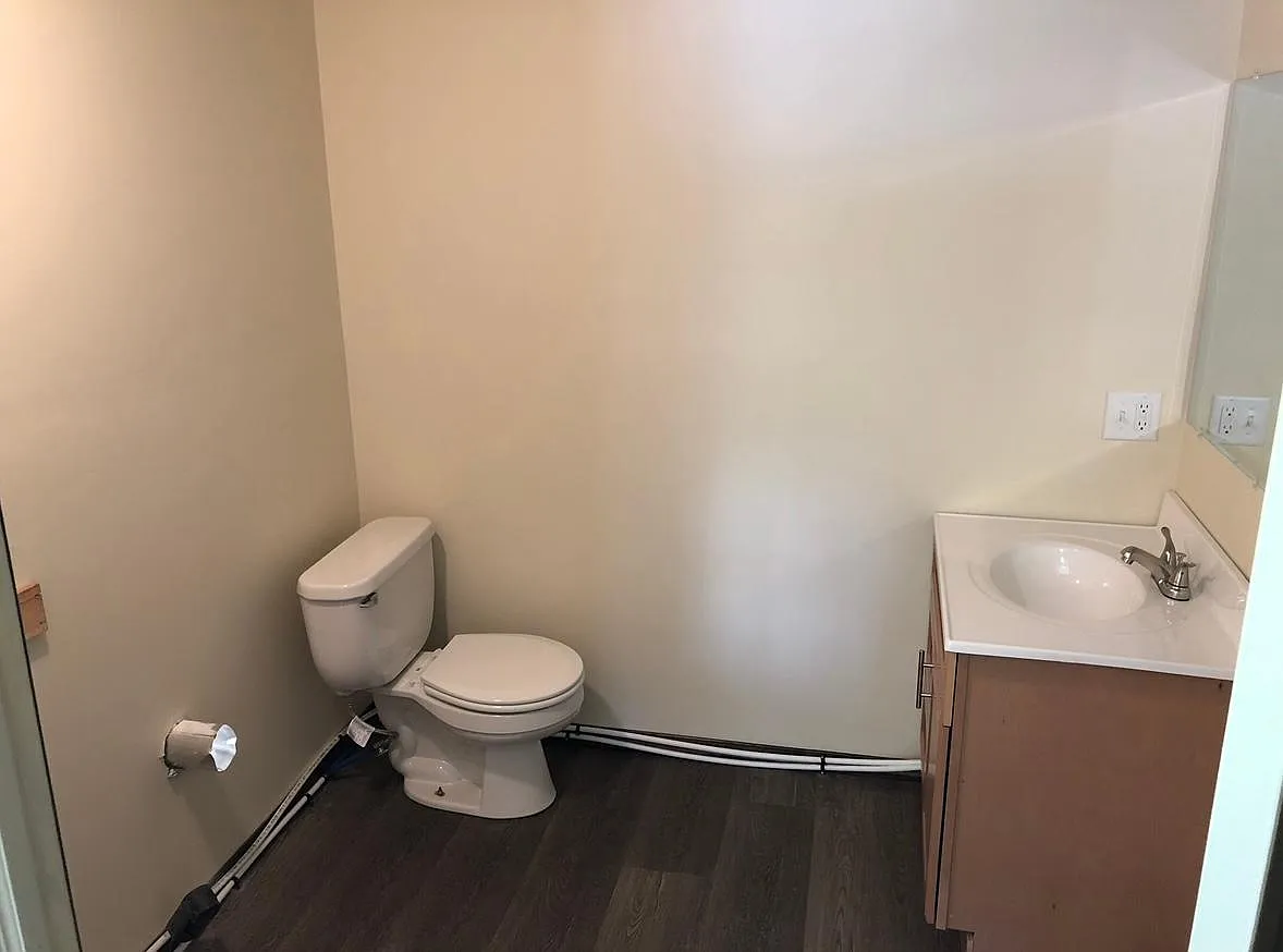 3 bed, 1.5 bath, 1800 sqft, $1,225 — Photo 2