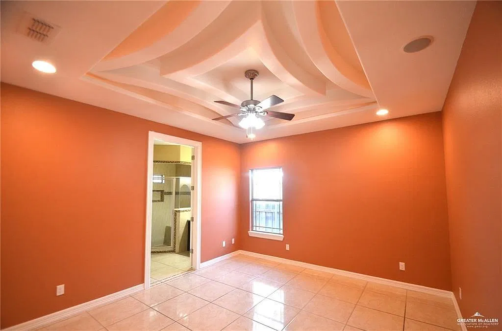 3 bed, 2.5 bath, 1497 sqft, $2,500 — Photo 3