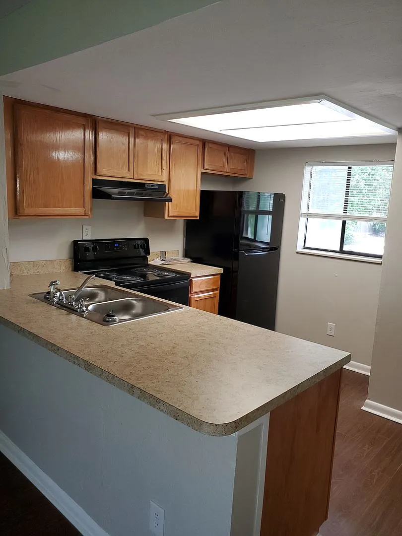 2 bed/2bath Condo on White Bluff close to Coffee Bluff and Truman PKWY! — Photo 3