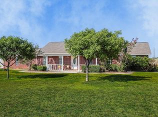 112 Old Chisholm Trl, Rhome, TX 76078