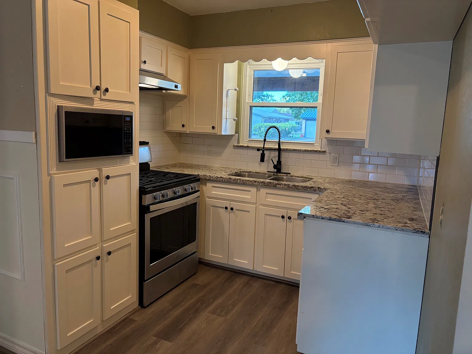 303 Crestwood Street - 1 — Photo 3